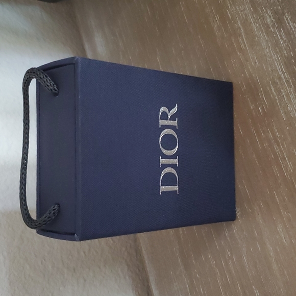 New in box never used DIOR Lipstick travel duo lip balm & 999 velvet lipstickđź’‹ - Picture 3 of 10
